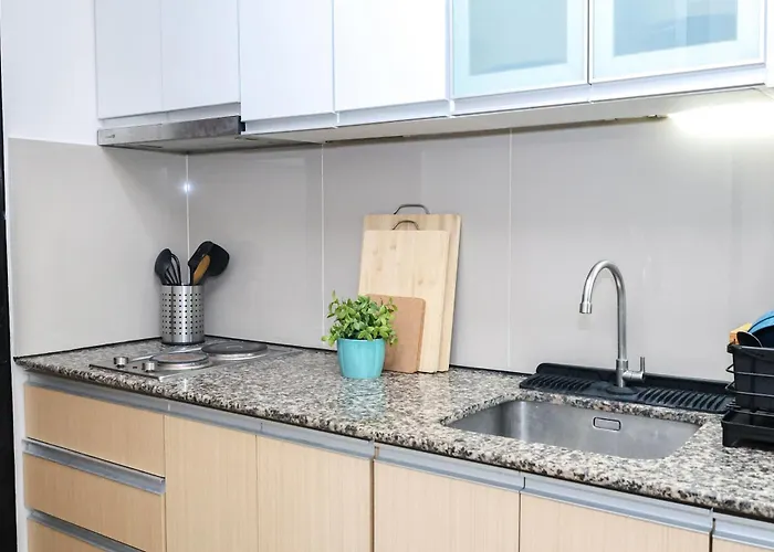 Mactan Newton Retreat Wifi Hot Water Smart Tv アパートホテル Punta Engaño
